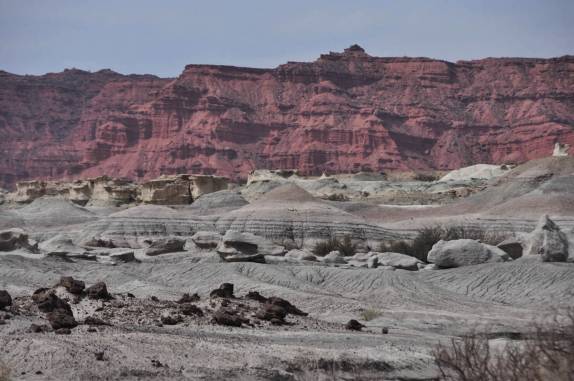 O solo colorido do Parque Provincial Ischigualasto, na Argentina